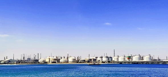 oil storage tank Image by Mohamed Aly from Pixabay